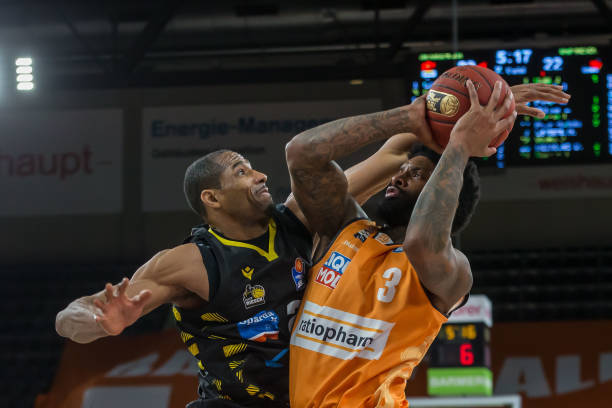 赛季中的不 赛季中的不