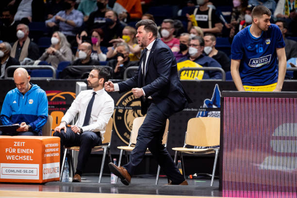 的同时打入 的同时打入